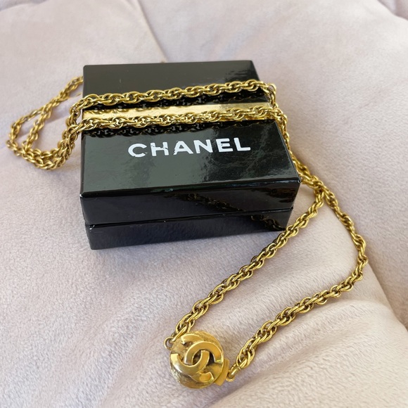 CHANEL Jewelry - Chanel 1990s Interlocking CC Long Rope Link Necklace w/Box